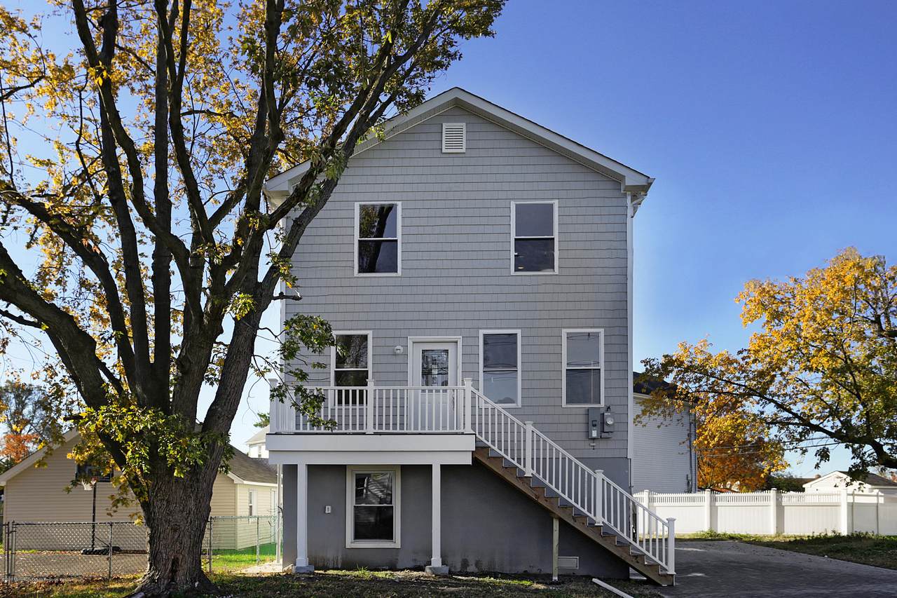 1010 Edmunds Avenue - Photo 1
