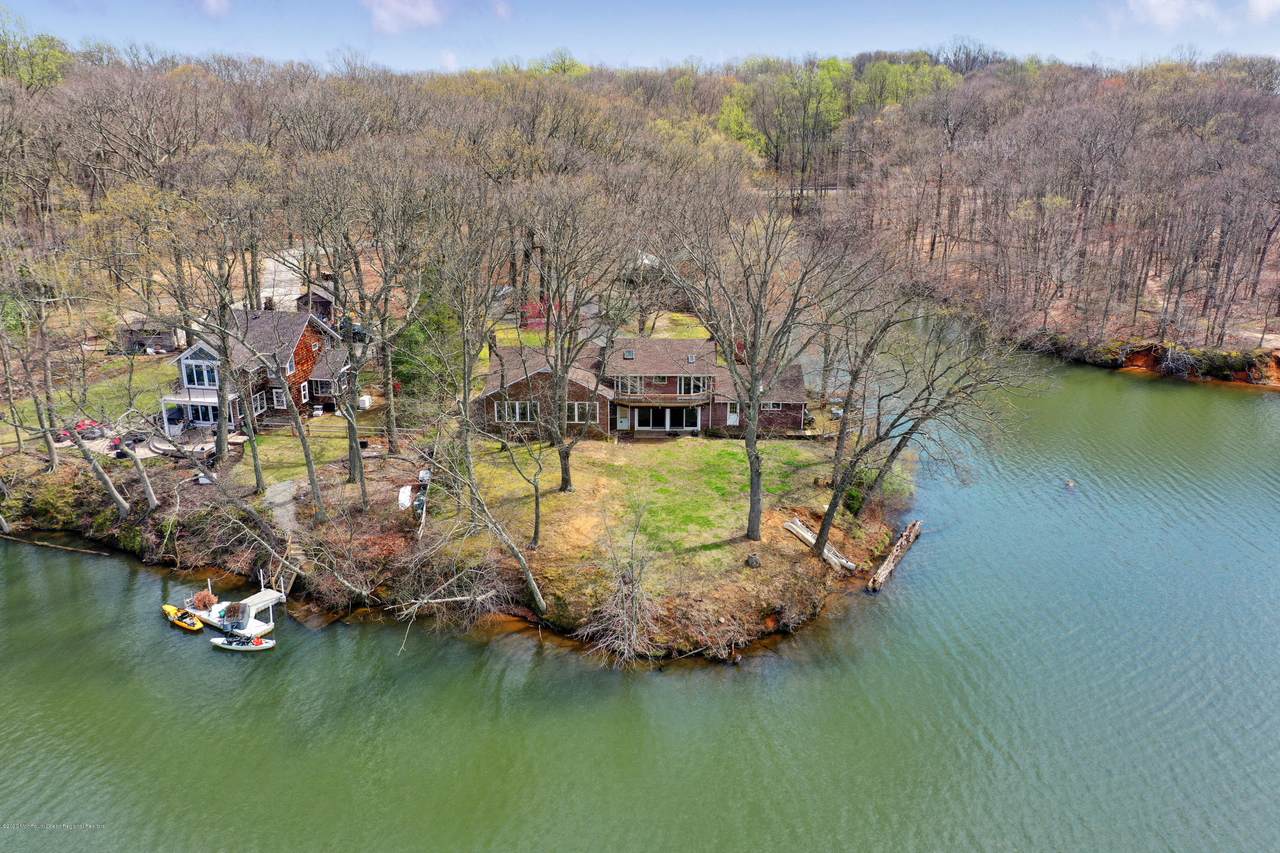 207 Lakeside Avenue - Photo 1