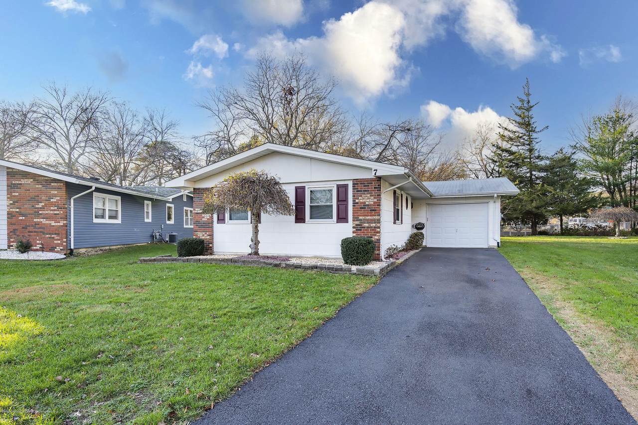 7 Addison Court - Photo 1
