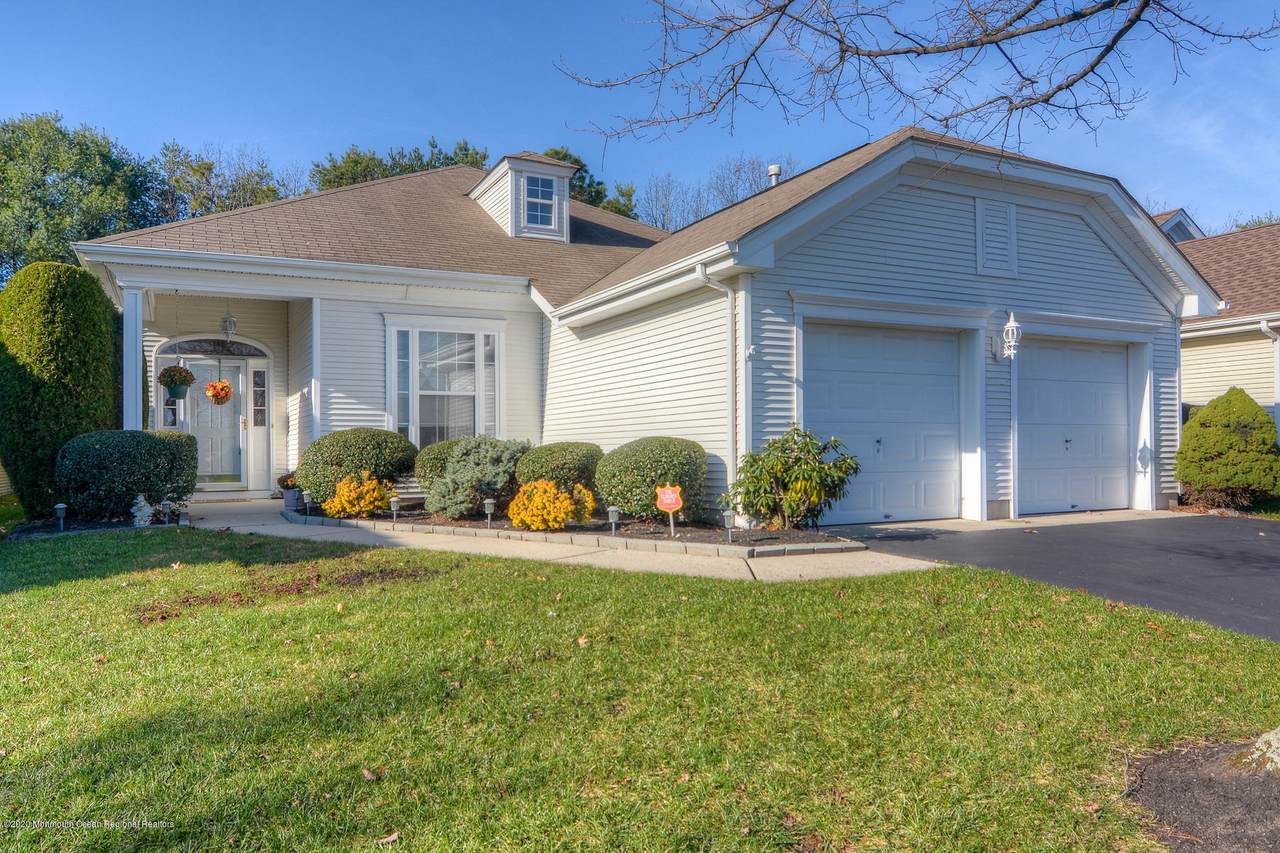 3 Golden Seasons Drive - Photo 1