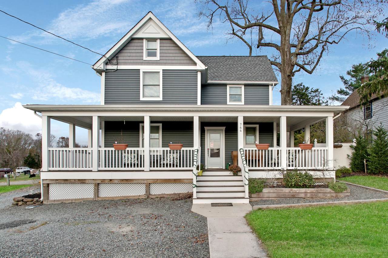 744 Bay Avenue - Photo 1