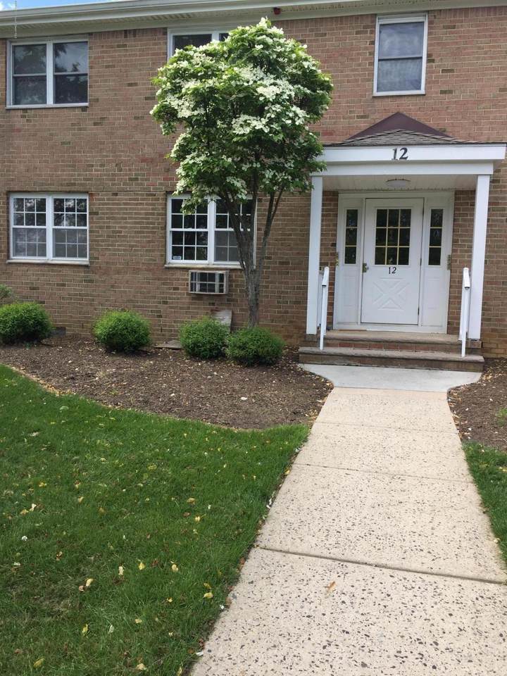 12 Manchester Court - Photo 1