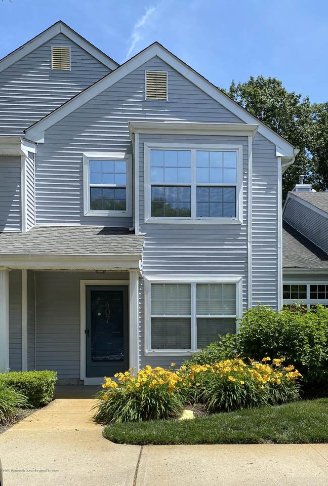407 Hampton Court - Photo 1