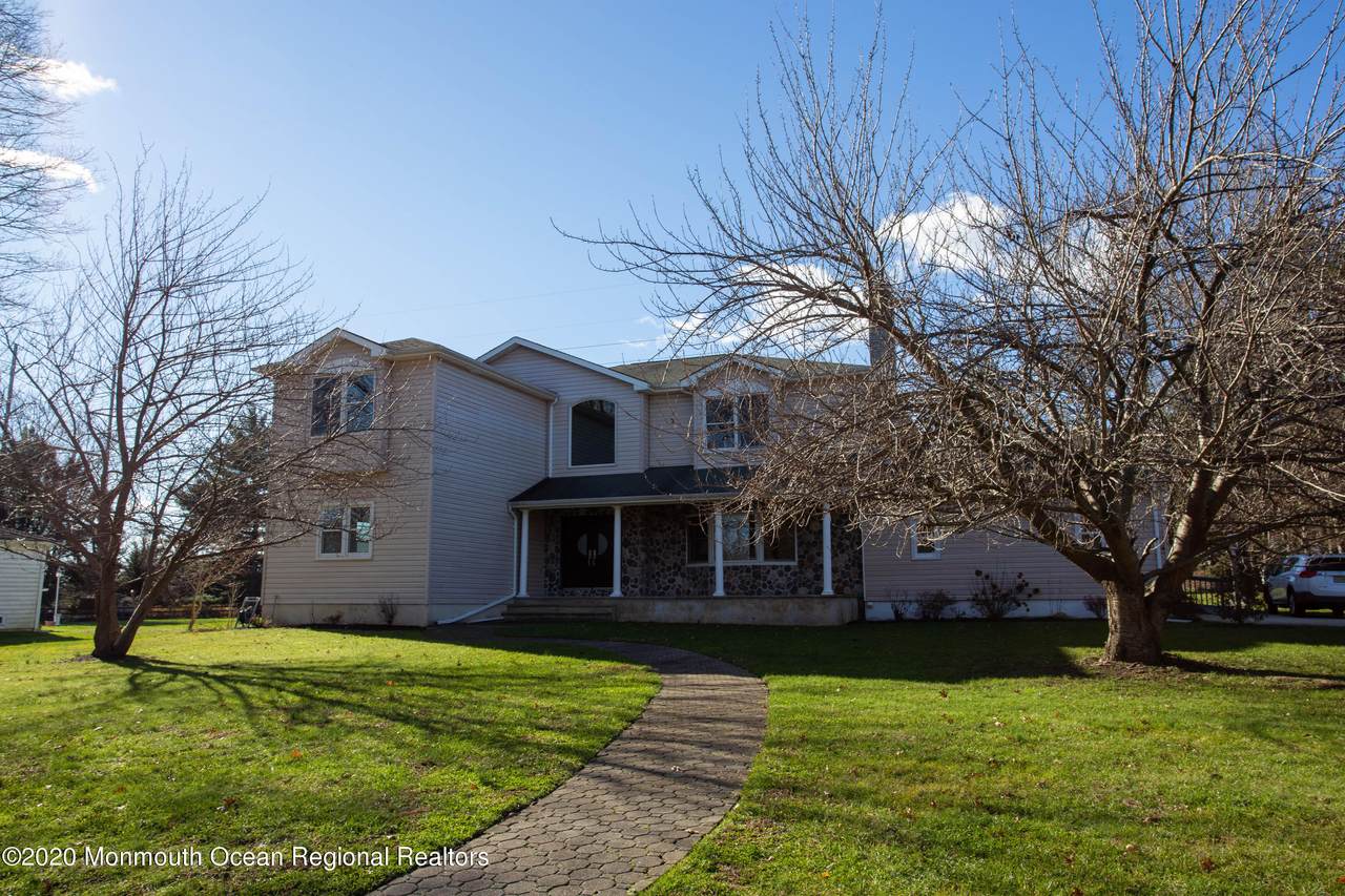 55 Samara Drive - Photo 1