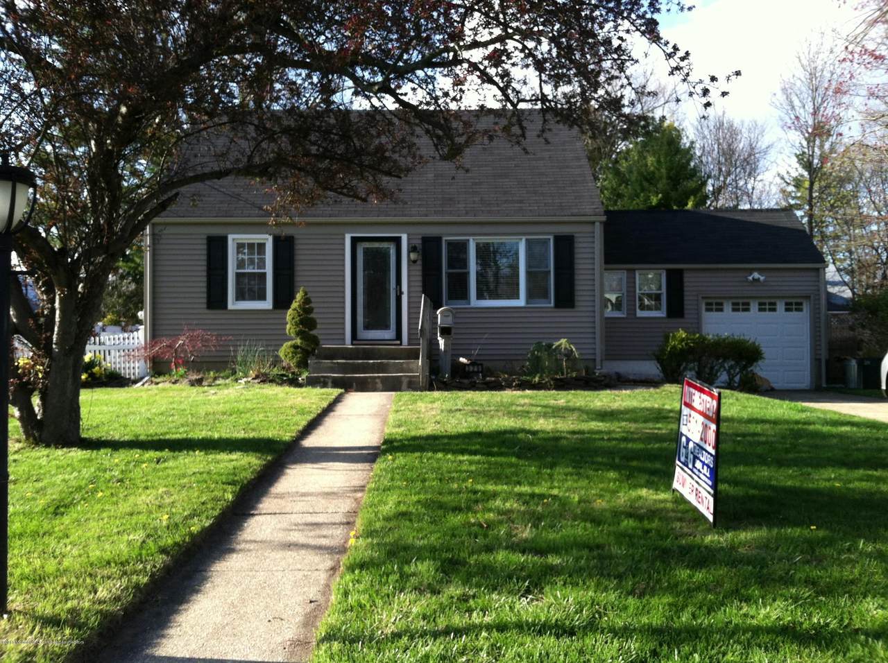 329 Yorke Avenue - Photo 1