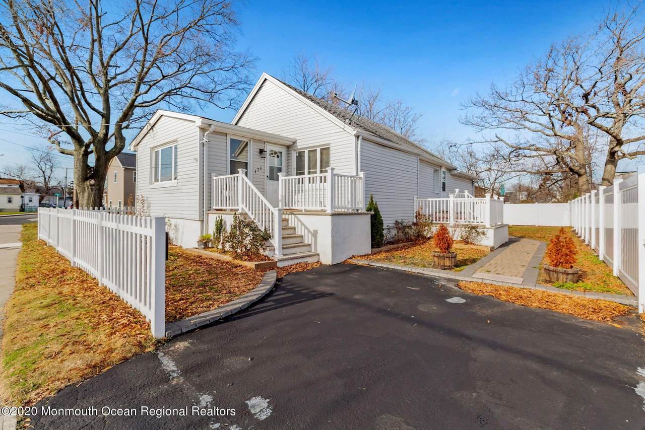 111 Seeley Avenue - Photo 1