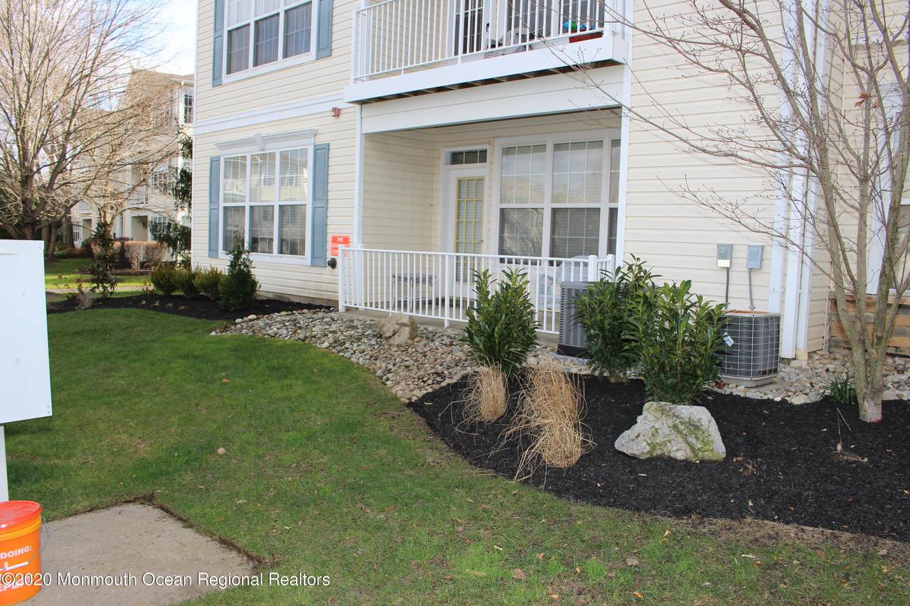 373 Saint Andrews Place - Photo 1