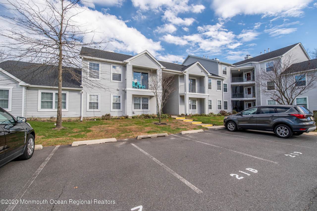 215 Waters Edge Drive - Photo 1