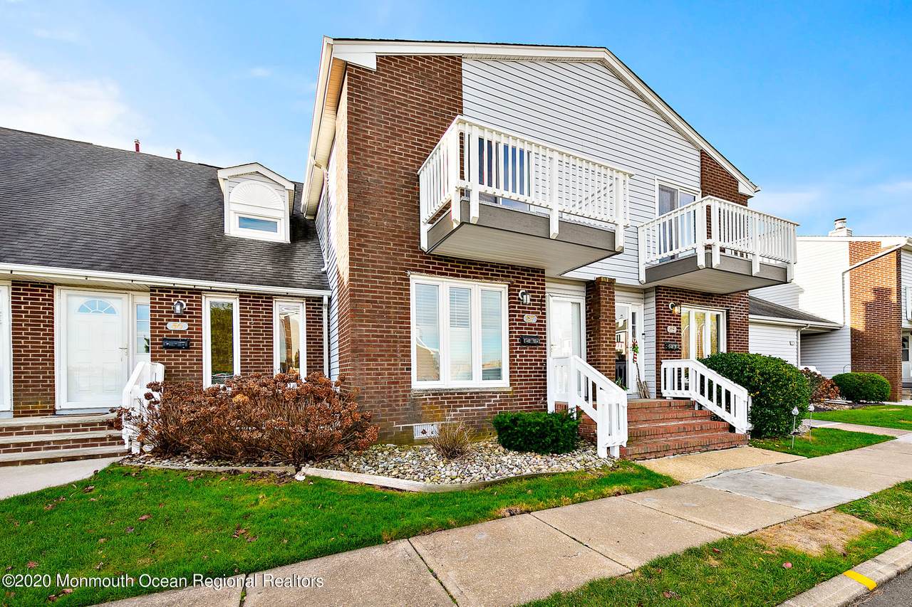 25 Meadow Avenue - Photo 1