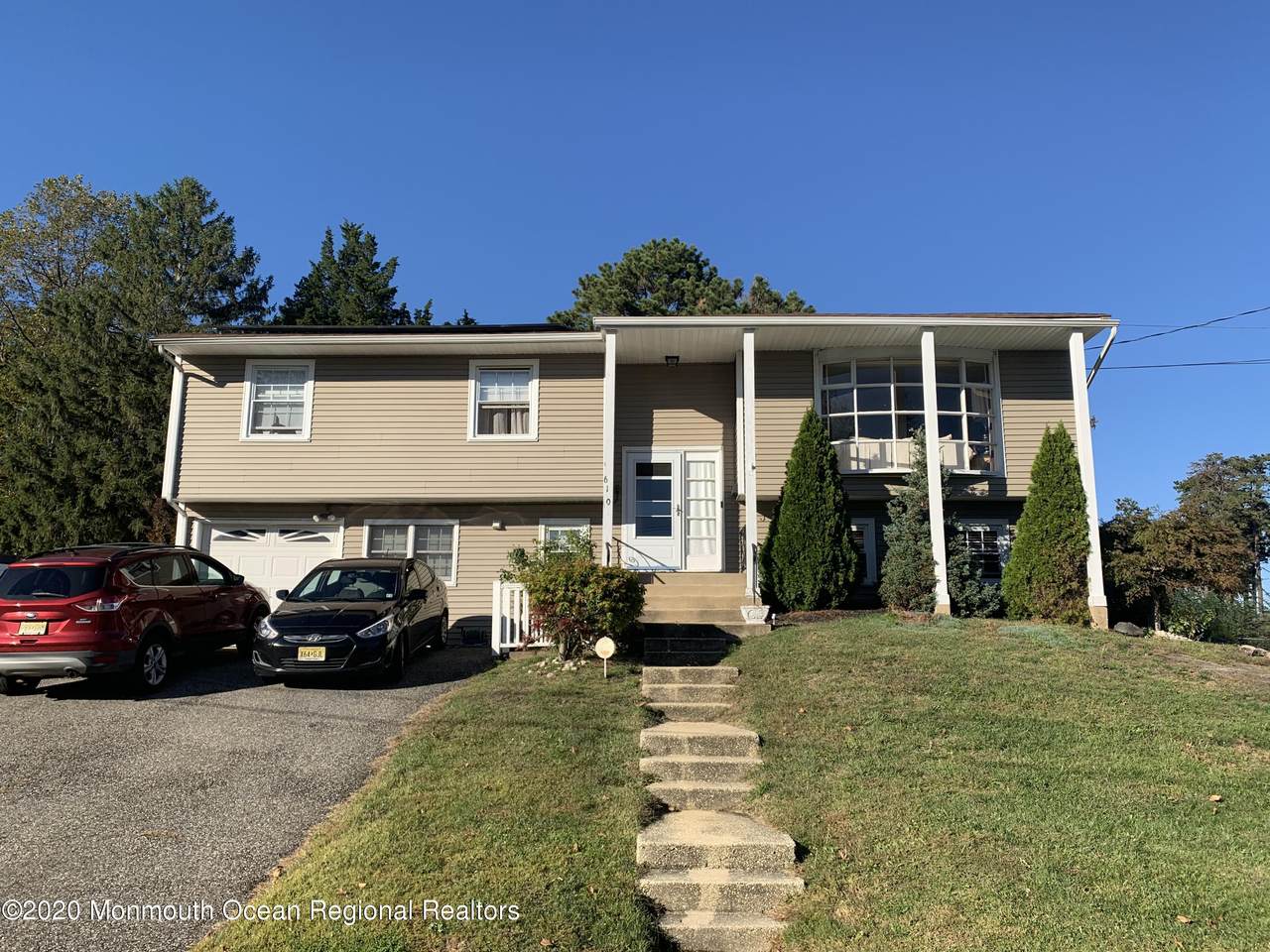 610 Stamford Drive - Photo 1