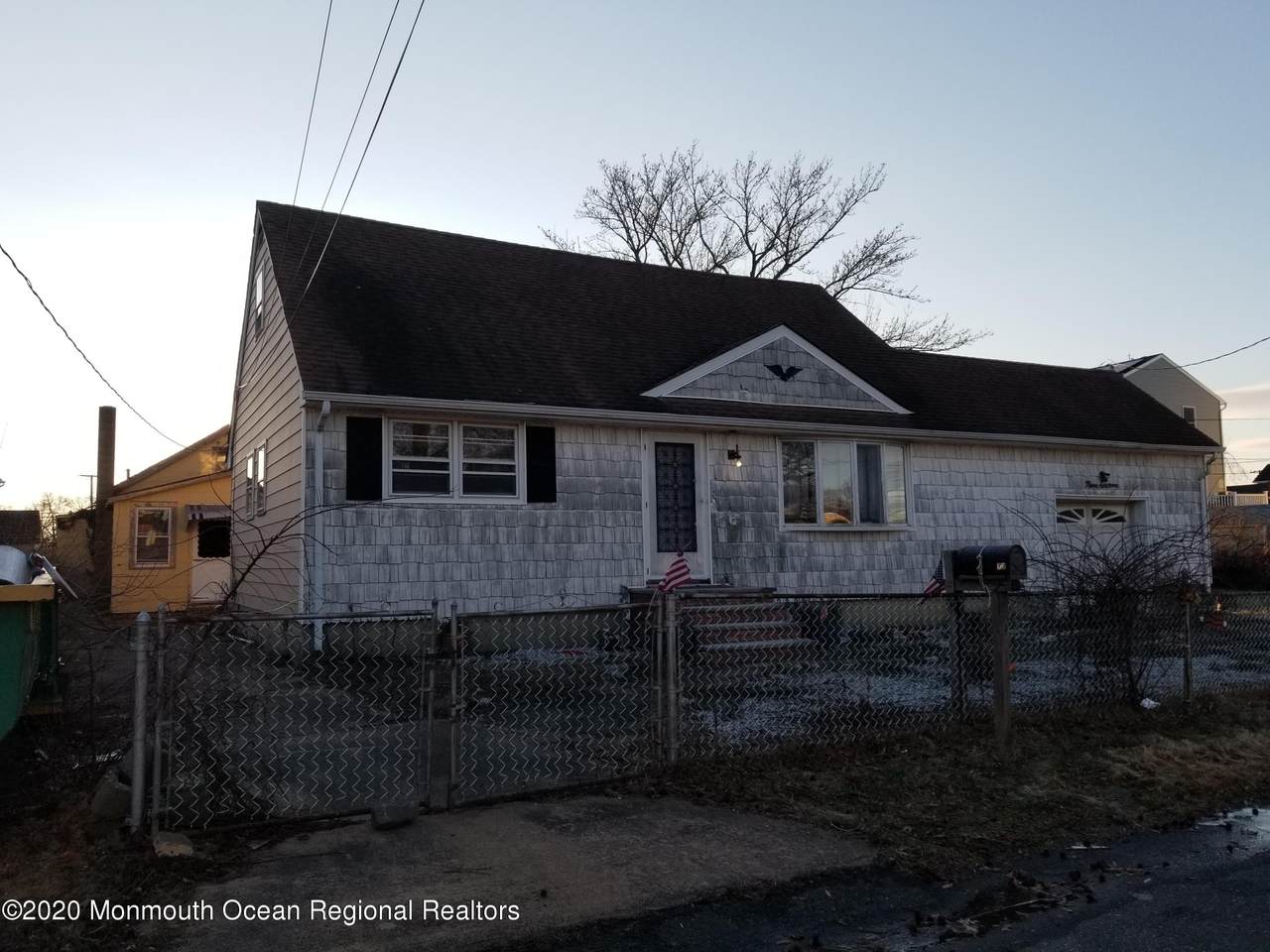 916 8th Street - Photo 1
