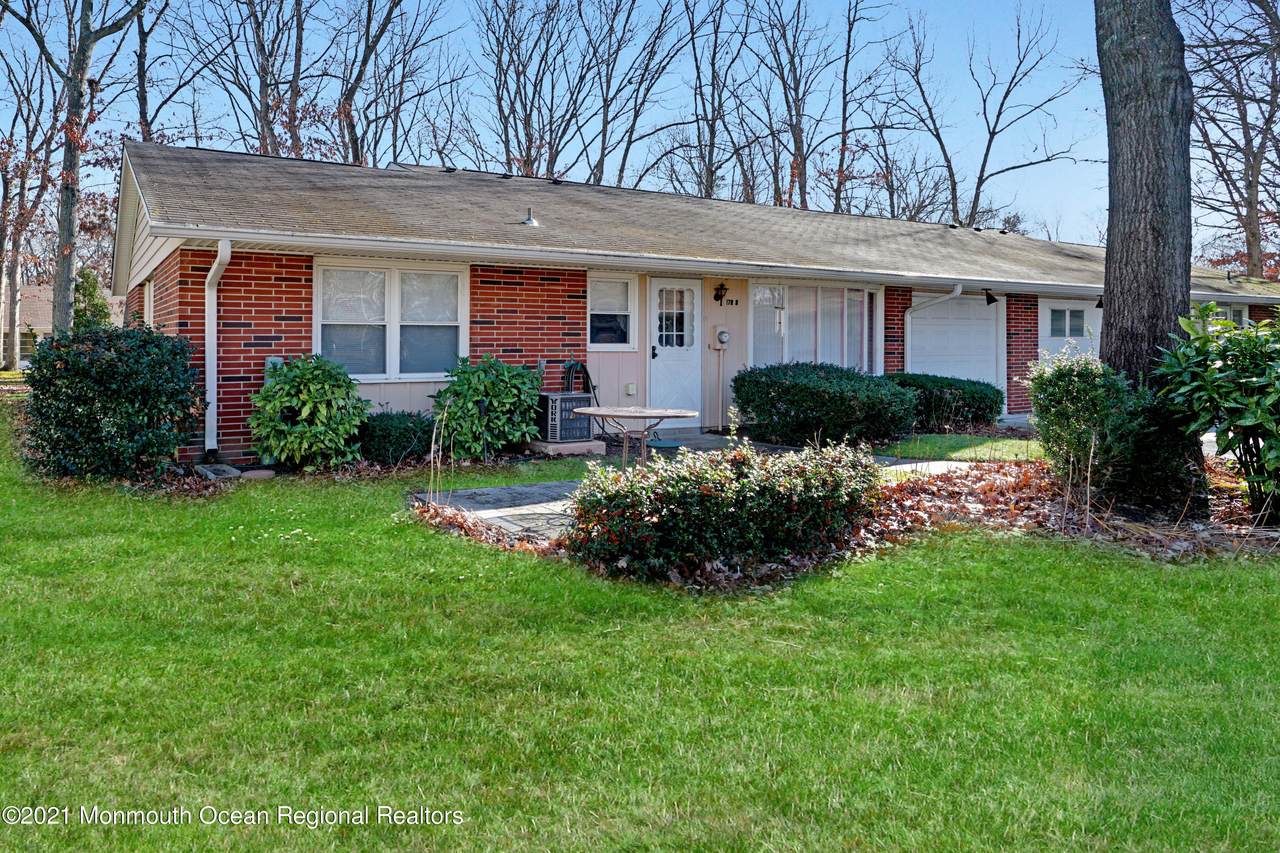 178 Sterling Court - Photo 1