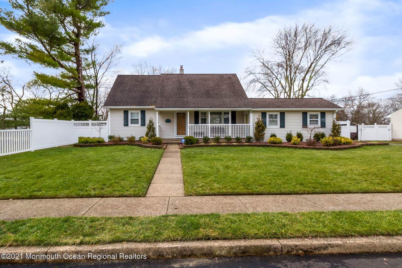 36 Lexington Road - Photo 1