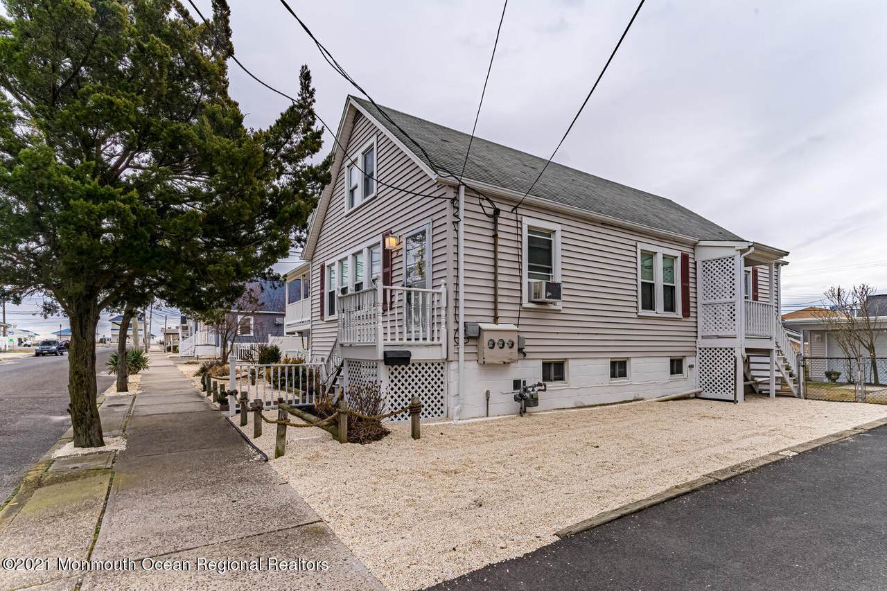 37 Farragut Avenue - Photo 1