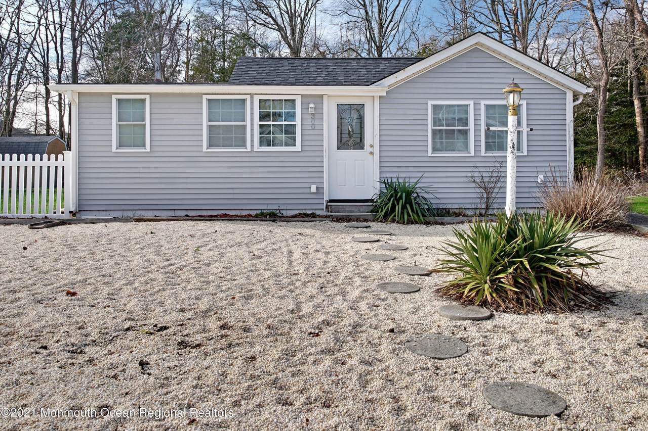 300 Hurley Avenue - Photo 1