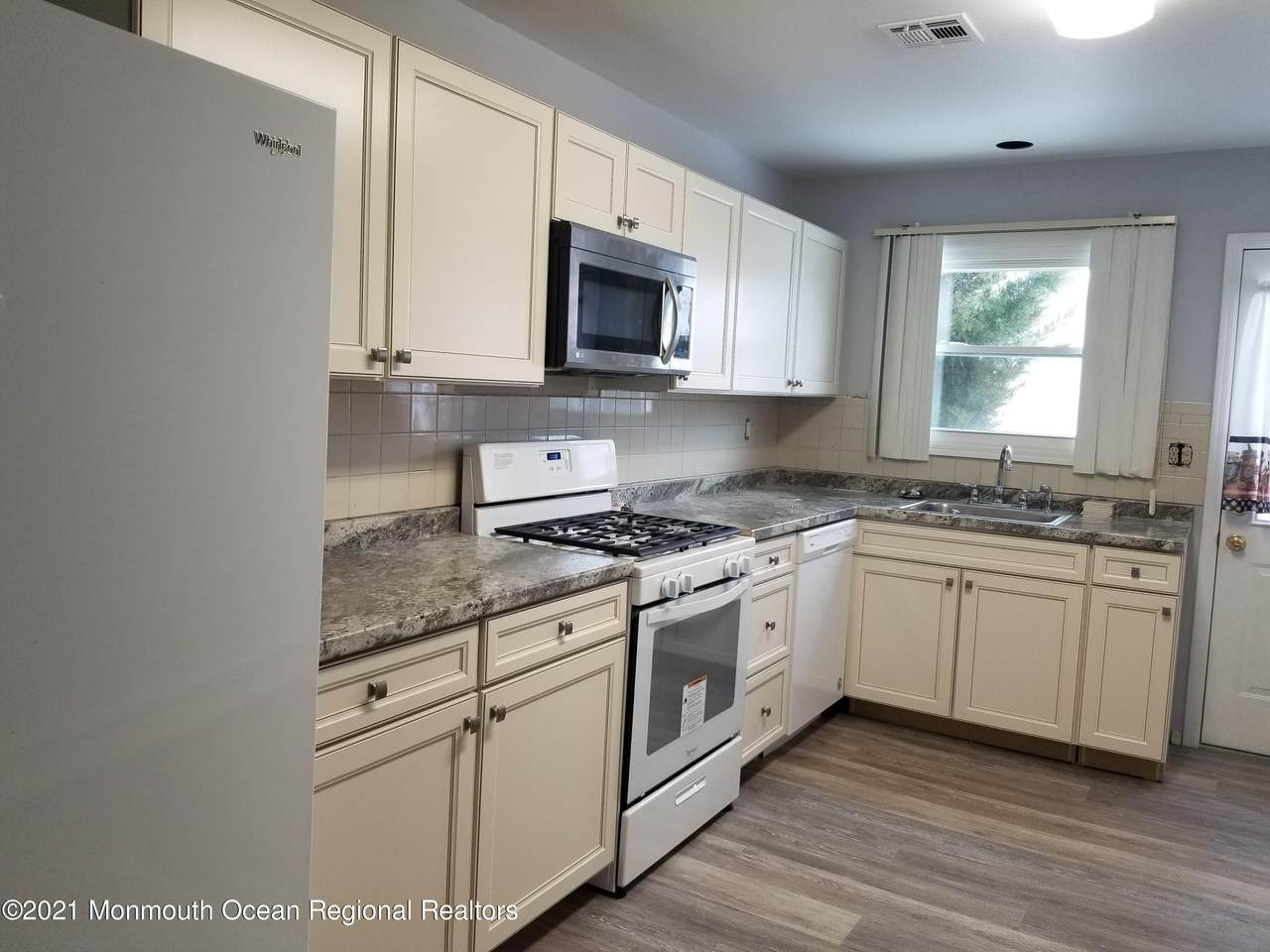 10 Pine Valley Drive - Photo 1