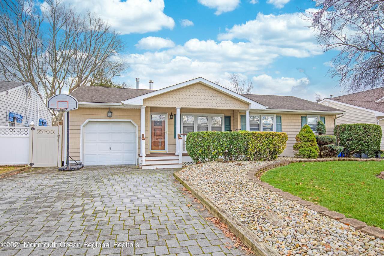 1316 Sleepy Hollow Road - Photo 1