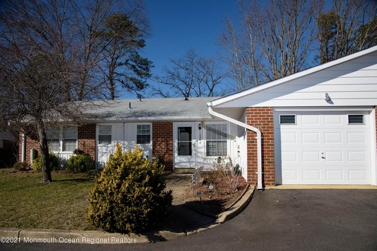 1056D Argyll Circle - Photo 1
