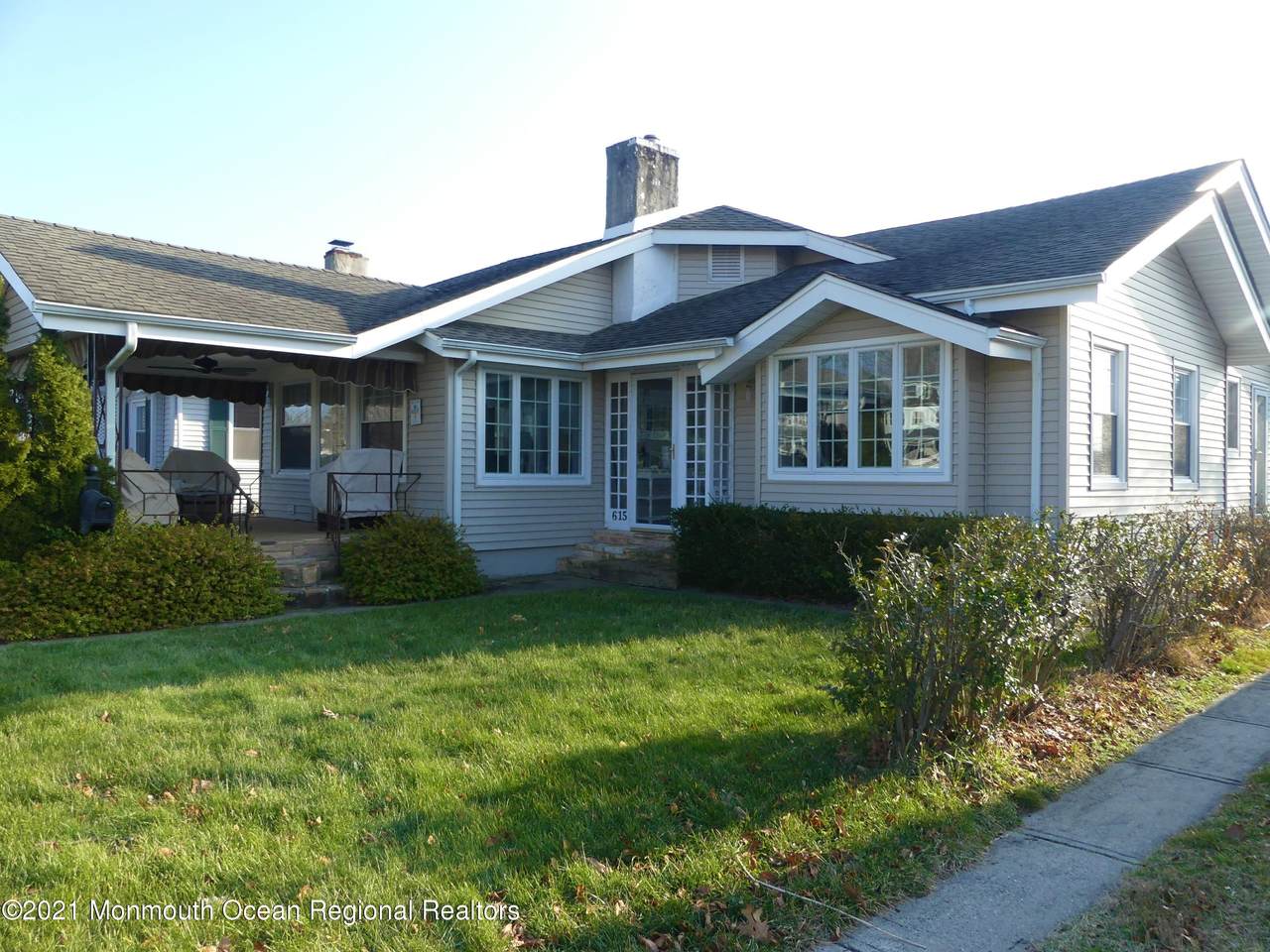 615 2nd Avenue - Photo 1