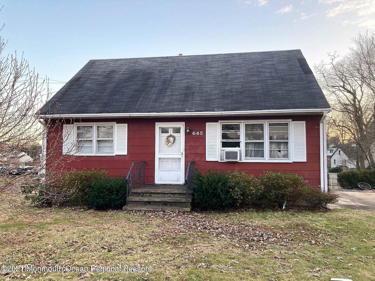 645 Batchelor Street - Photo 1