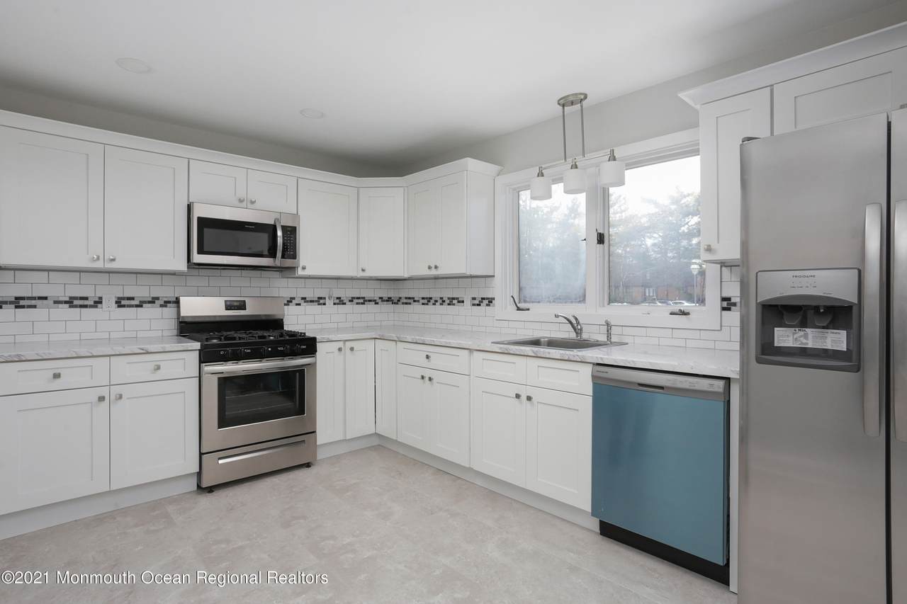 611 Bounty Court - Photo 1