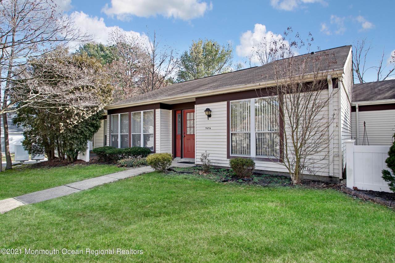 767A Liverpool Circle - Photo 1