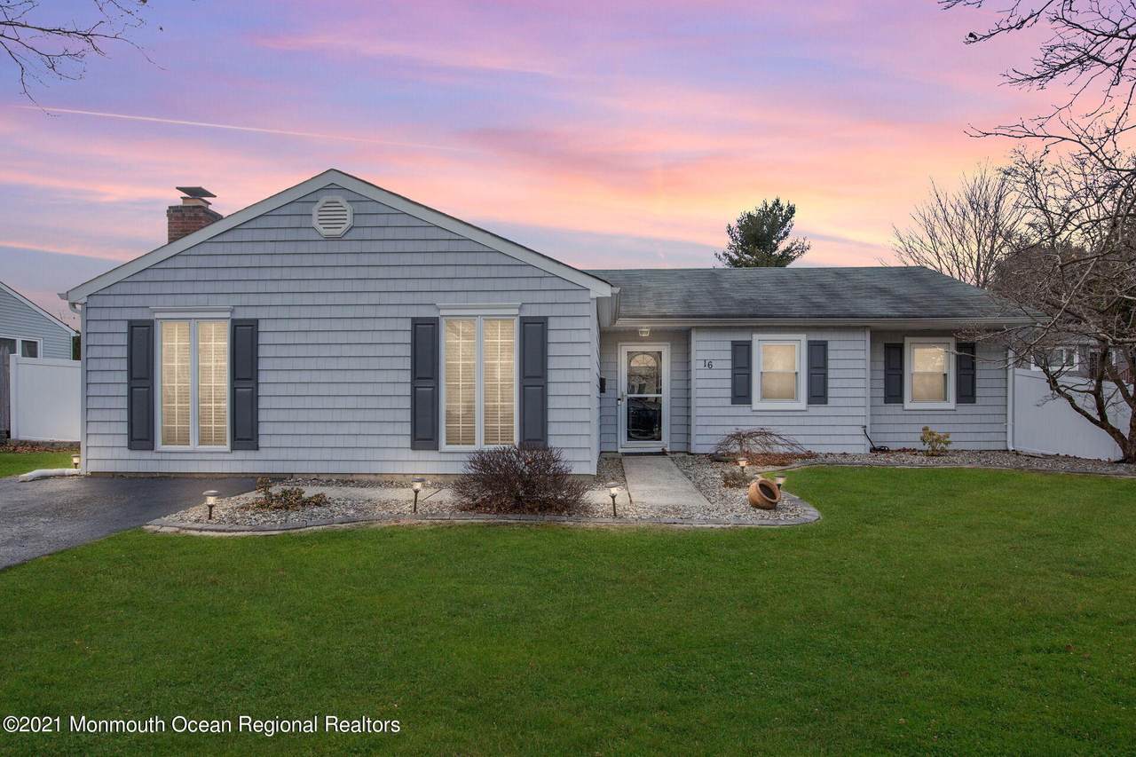 16 Janine Place - Photo 1