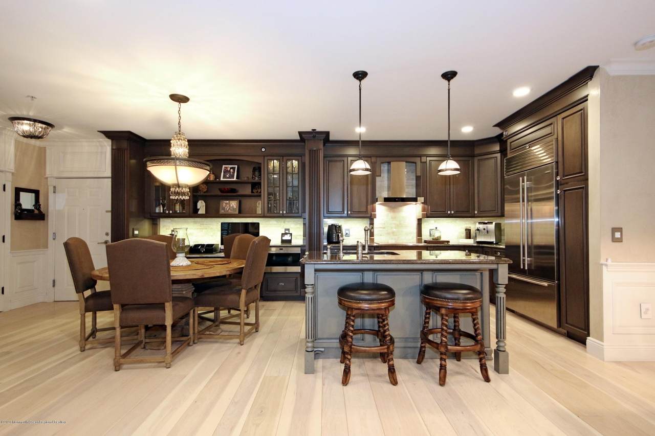 55 Melrose Terrace - Photo 1