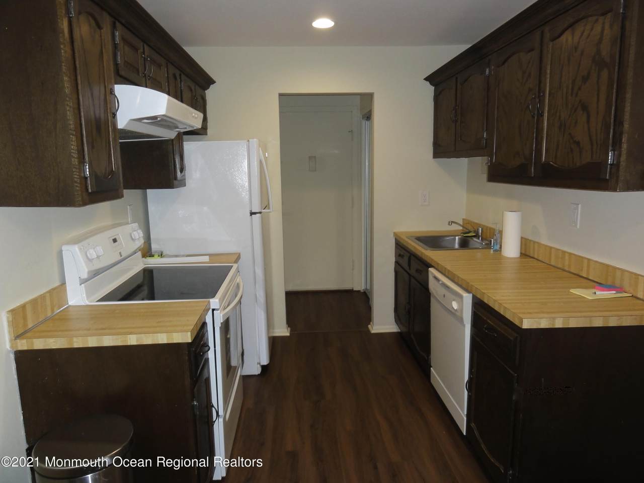 225 Medford Court - Photo 1