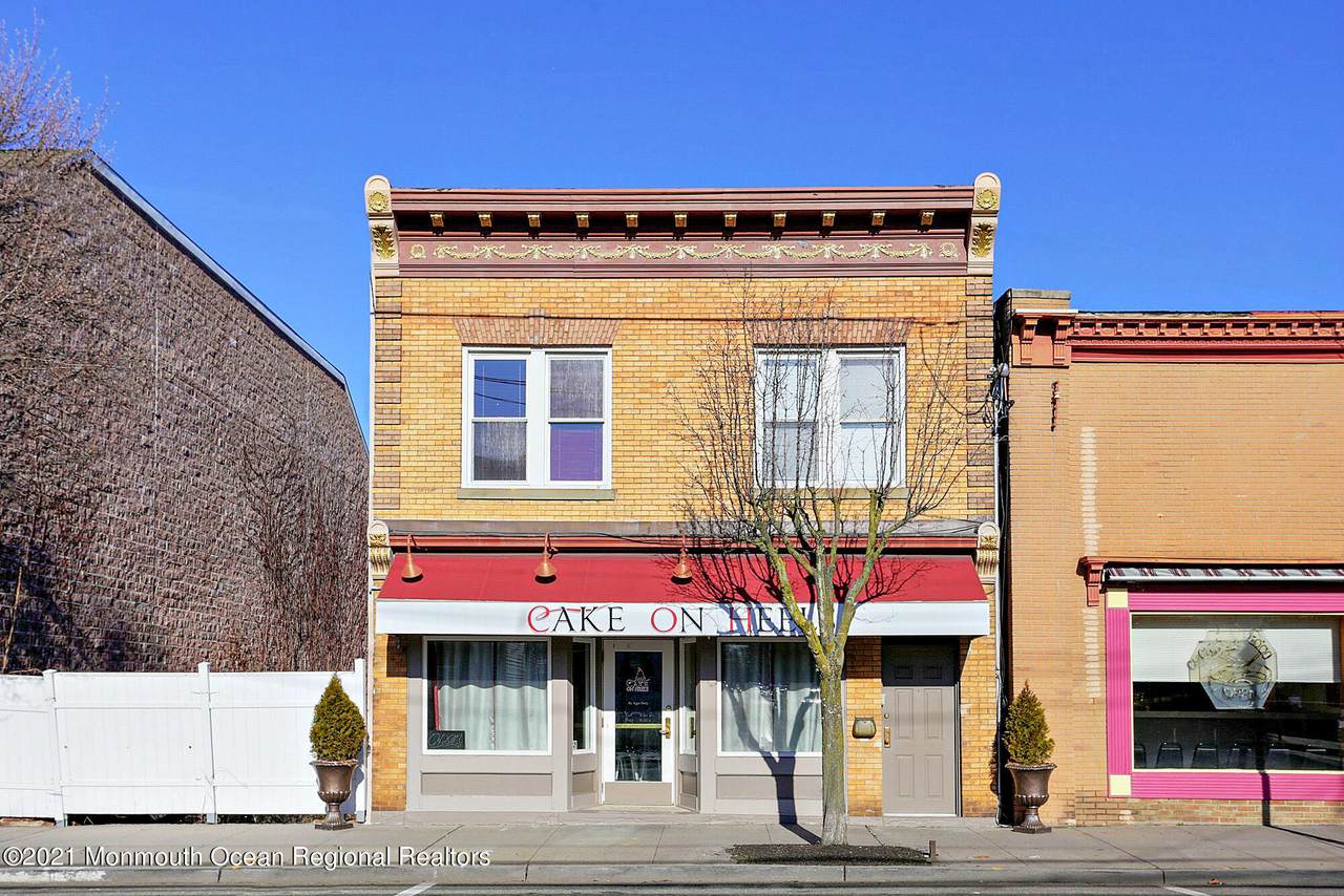 165 Broadway - Photo 1
