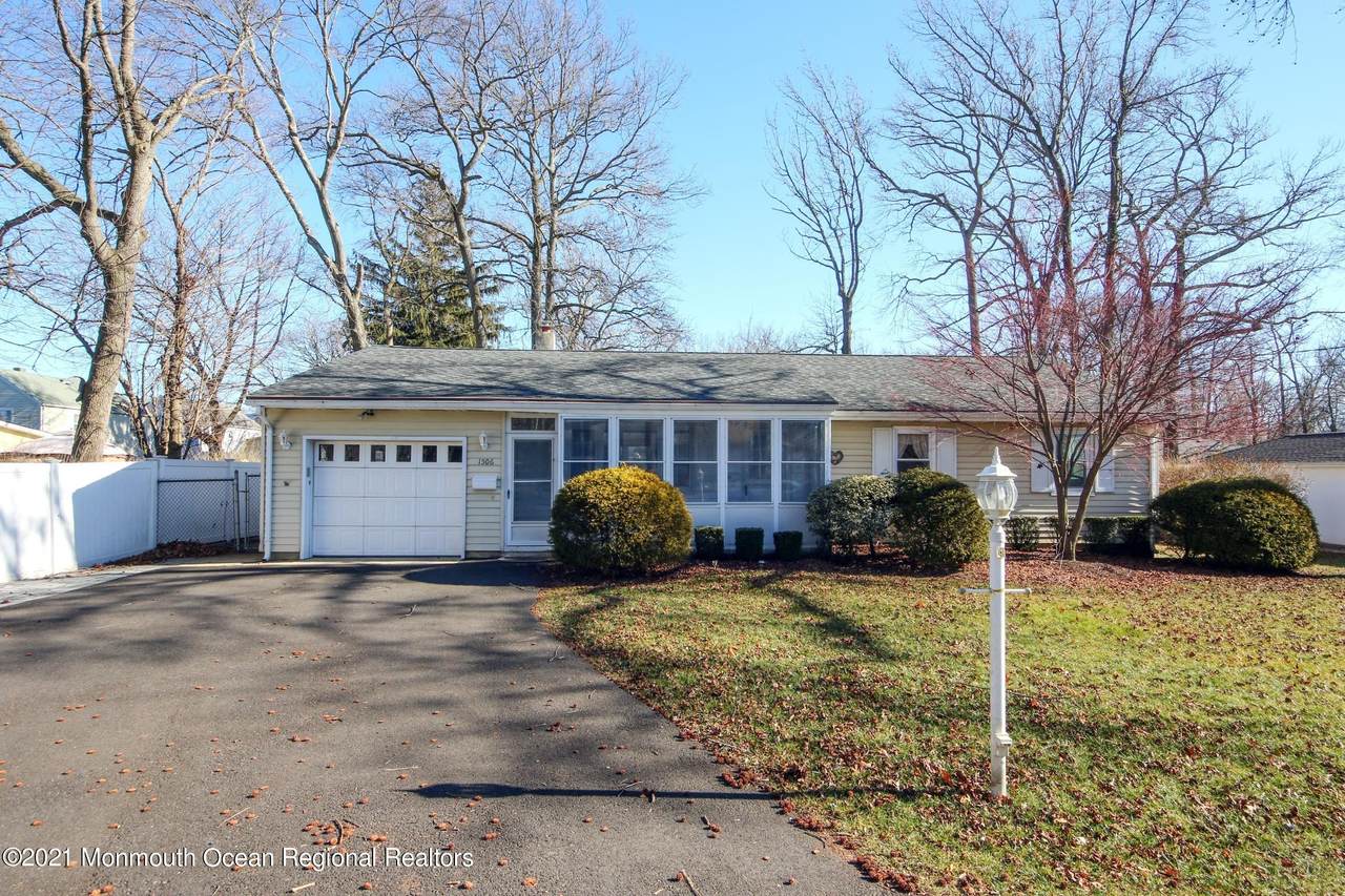 1506 Evergreen Avenue - Photo 1