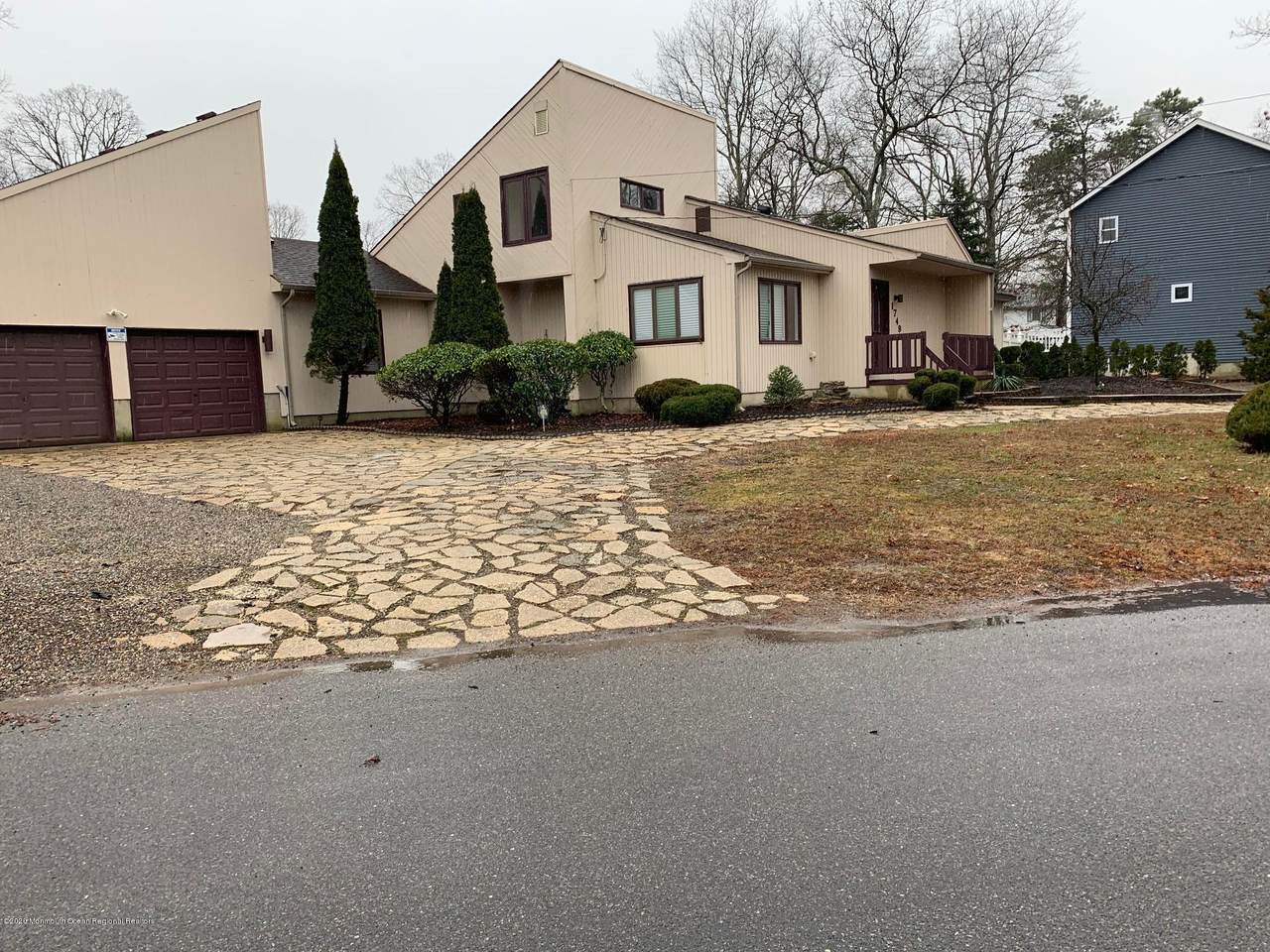 1749 Hillside Place - Photo 1