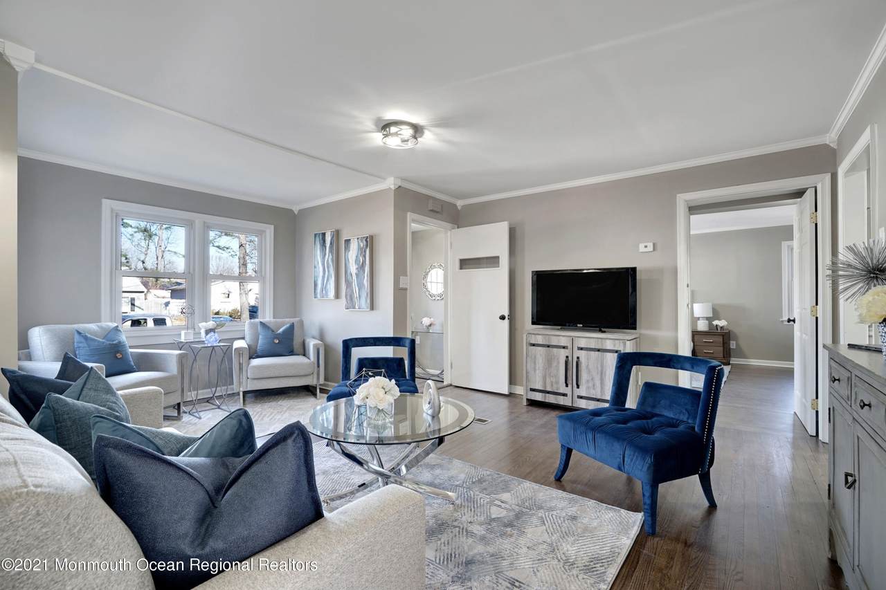 5 Lepky Avenue - Photo 1
