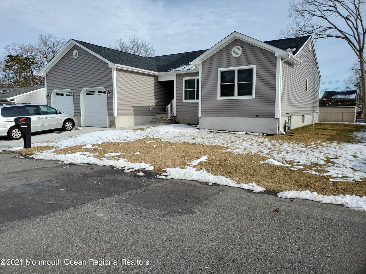 729 Ocean Avenue - Photo 1