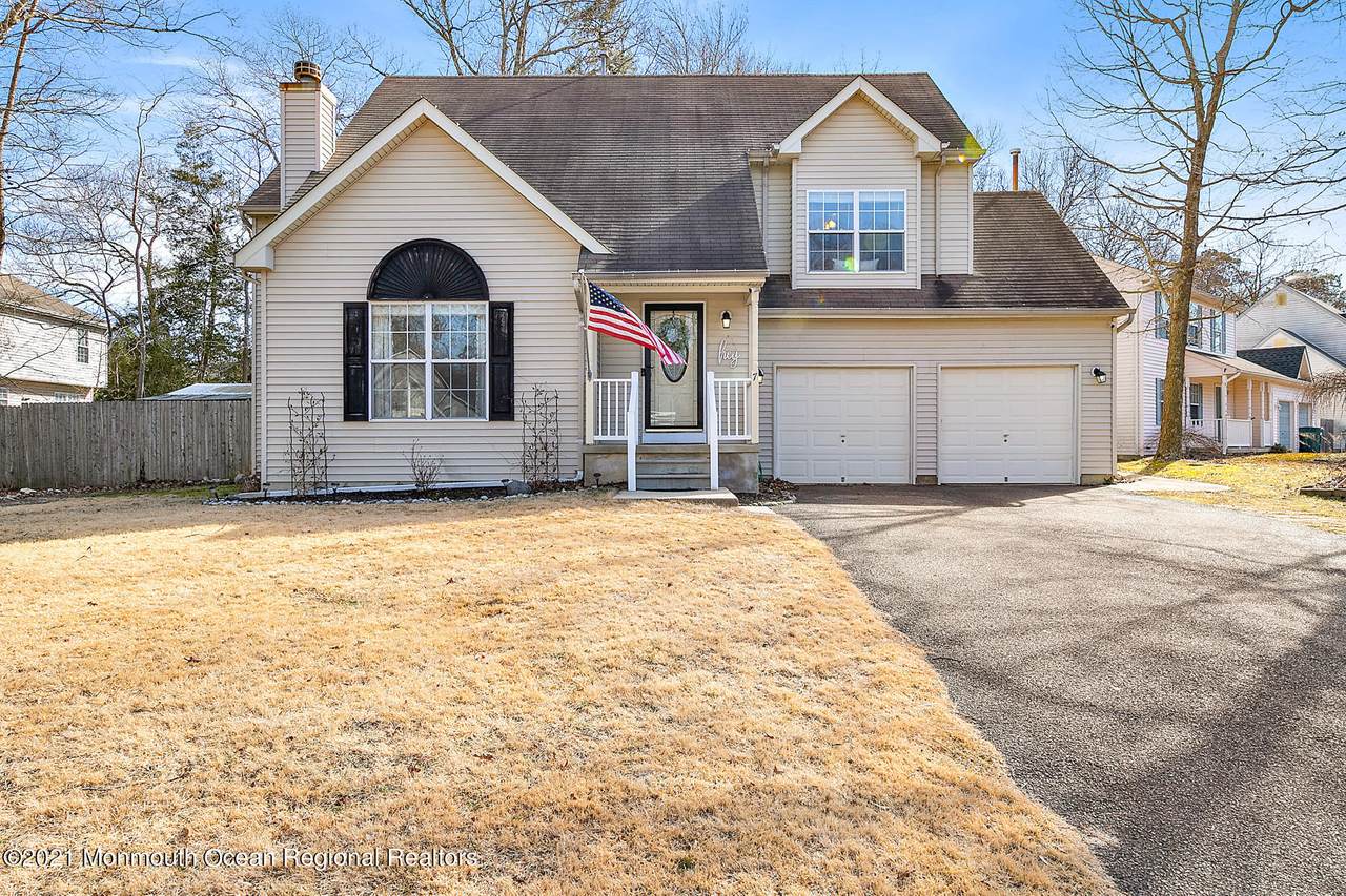 7 Sherwood Drive - Photo 1