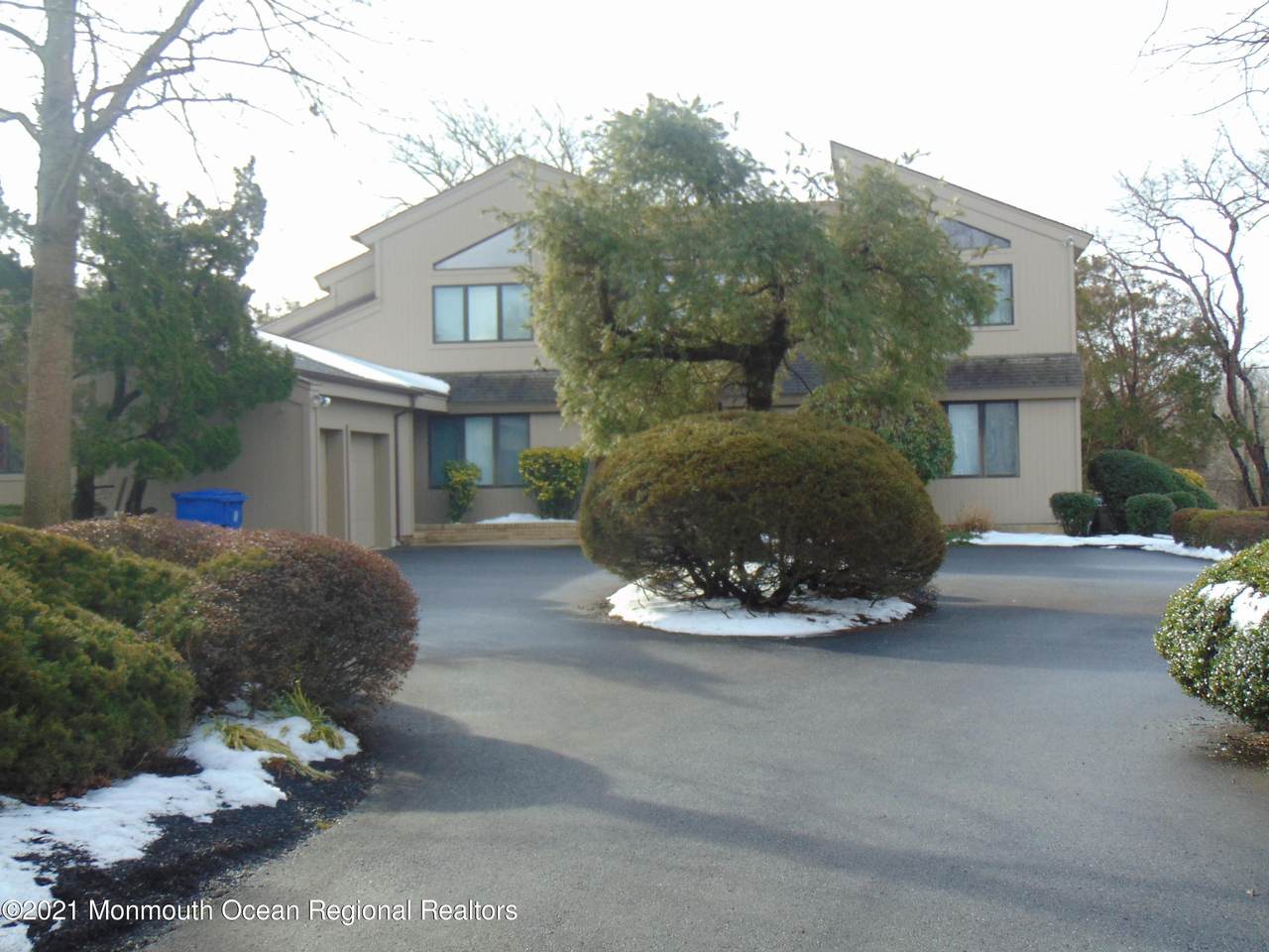 484 Eagle Point Drive - Photo 1