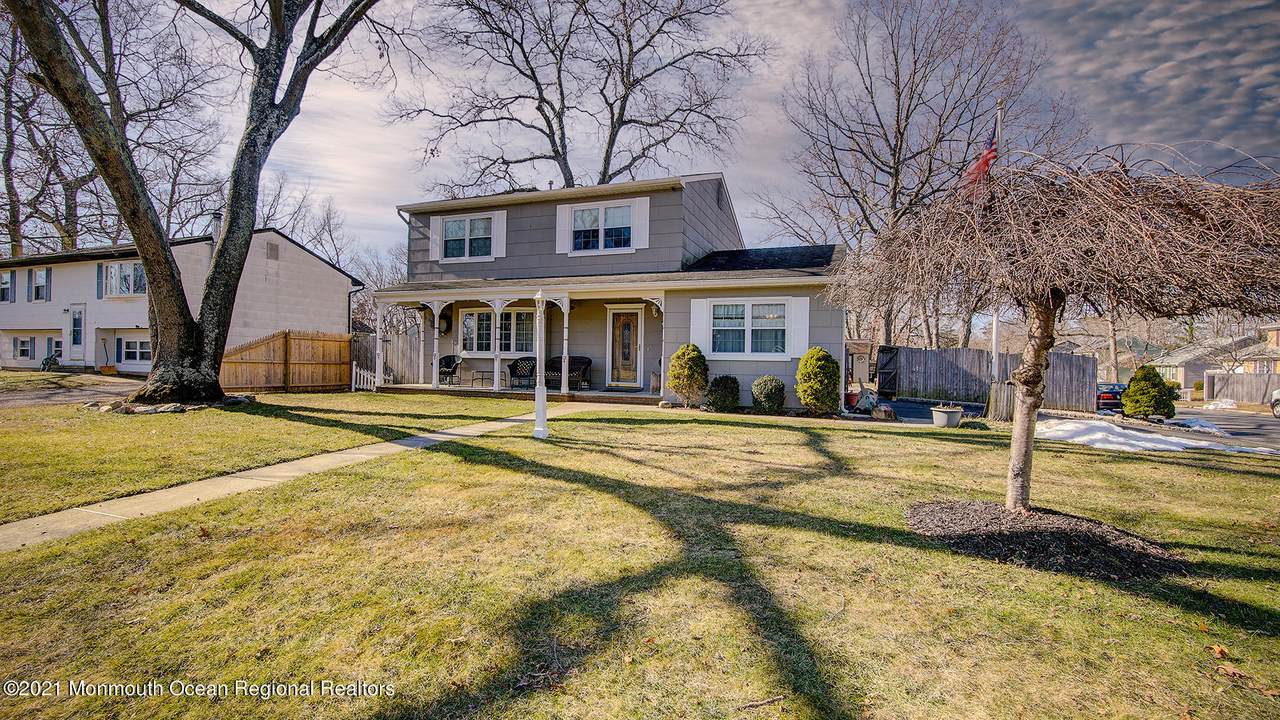 431 Hemlock Lane - Photo 1