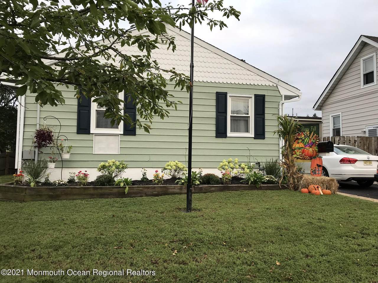 187 Washington Street - Photo 1