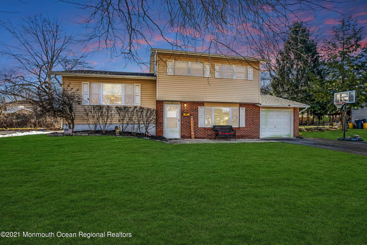 17 Dartmouth Drive - Photo 1