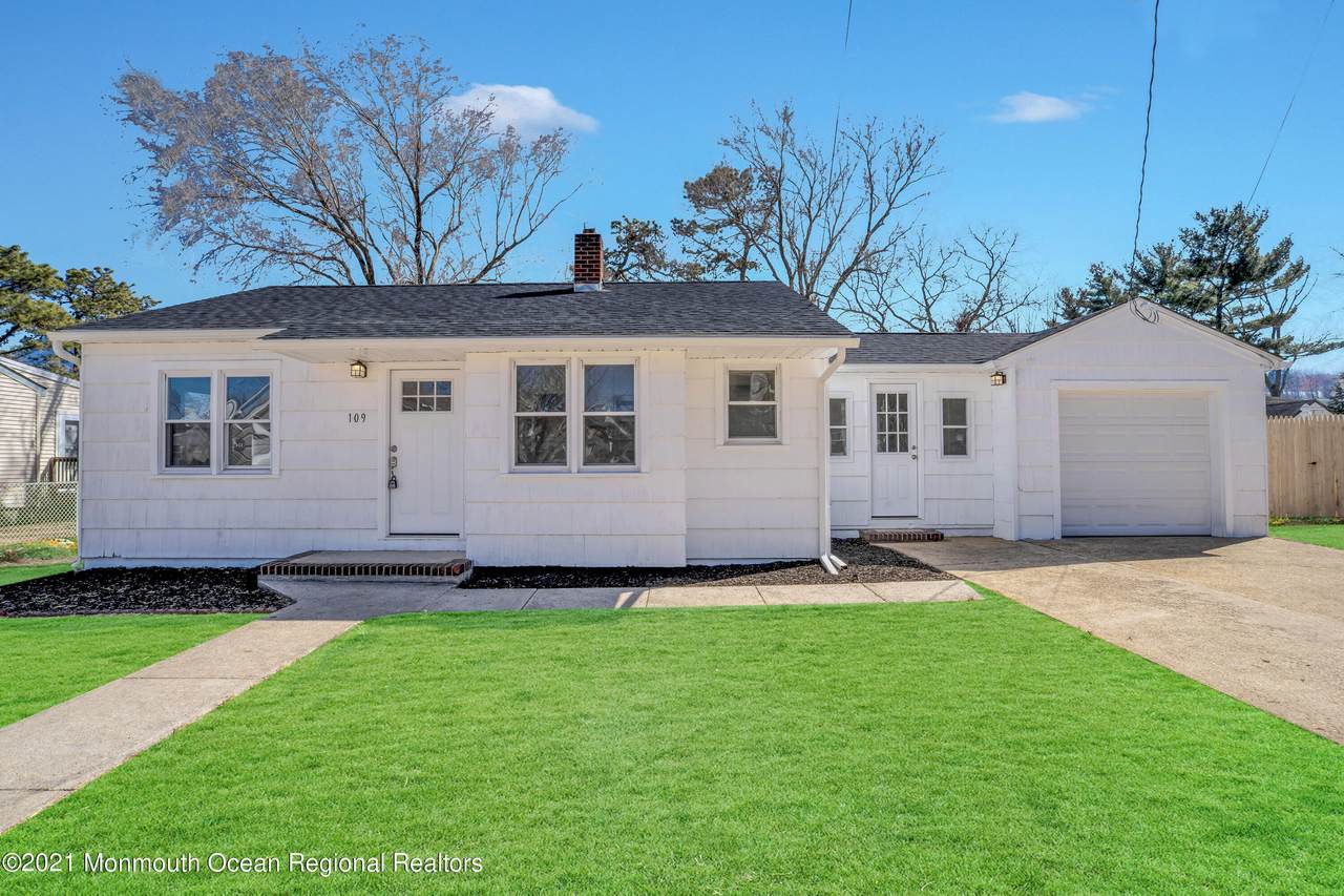 109 Ensign Avenue - Photo 1