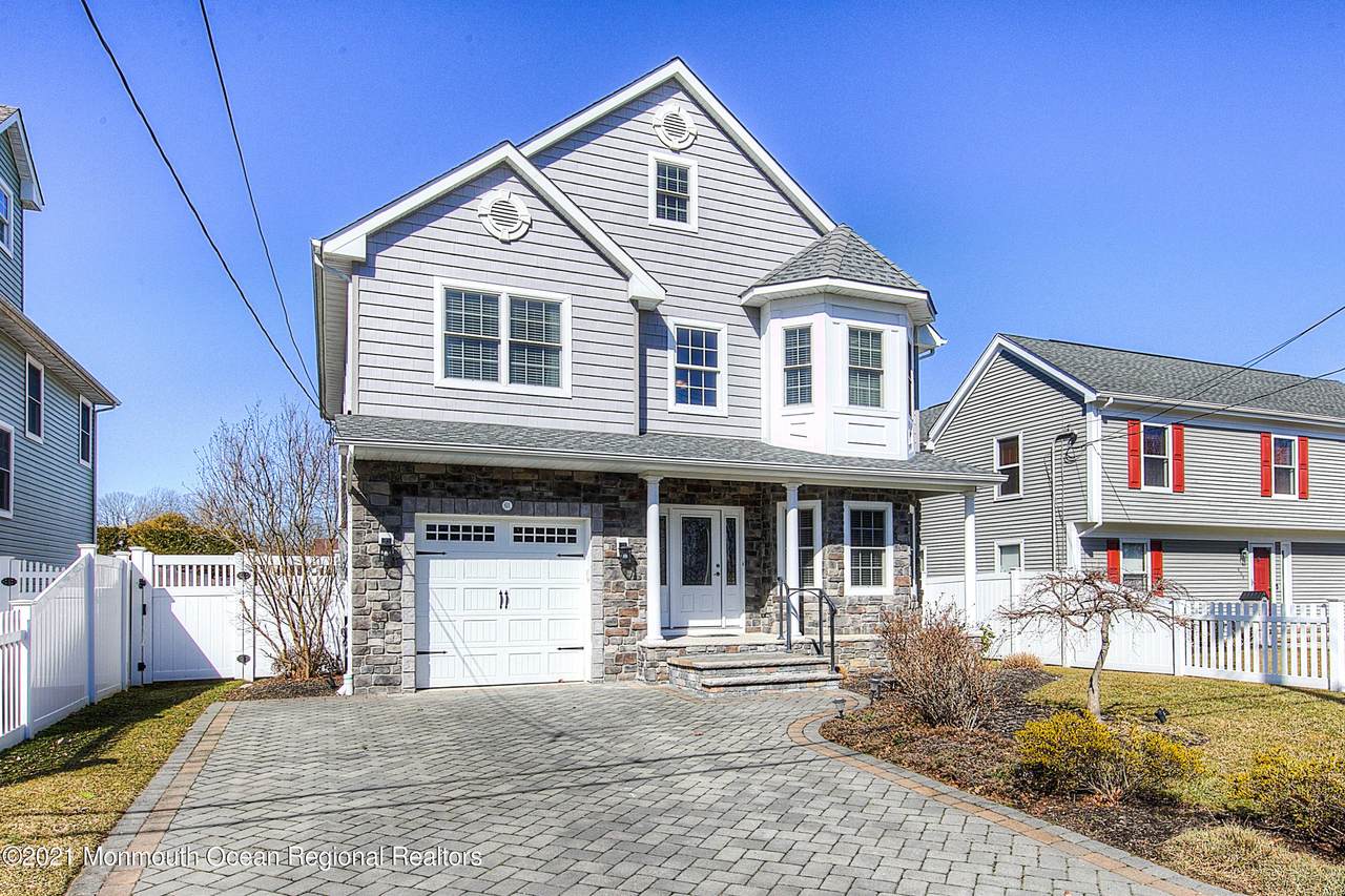 611 Homestead Road - Photo 1