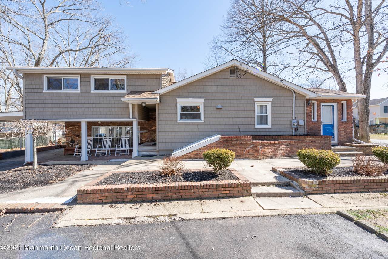 19 Bertan Avenue - Photo 1