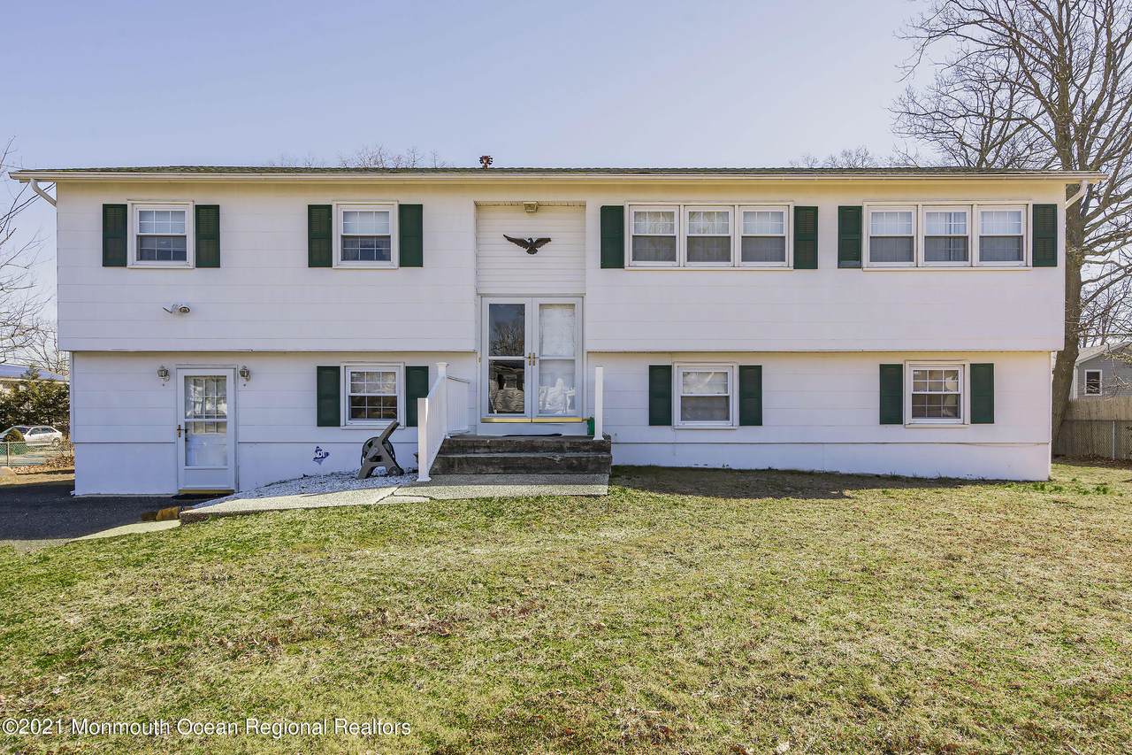 837 Tudor Court - Photo 1