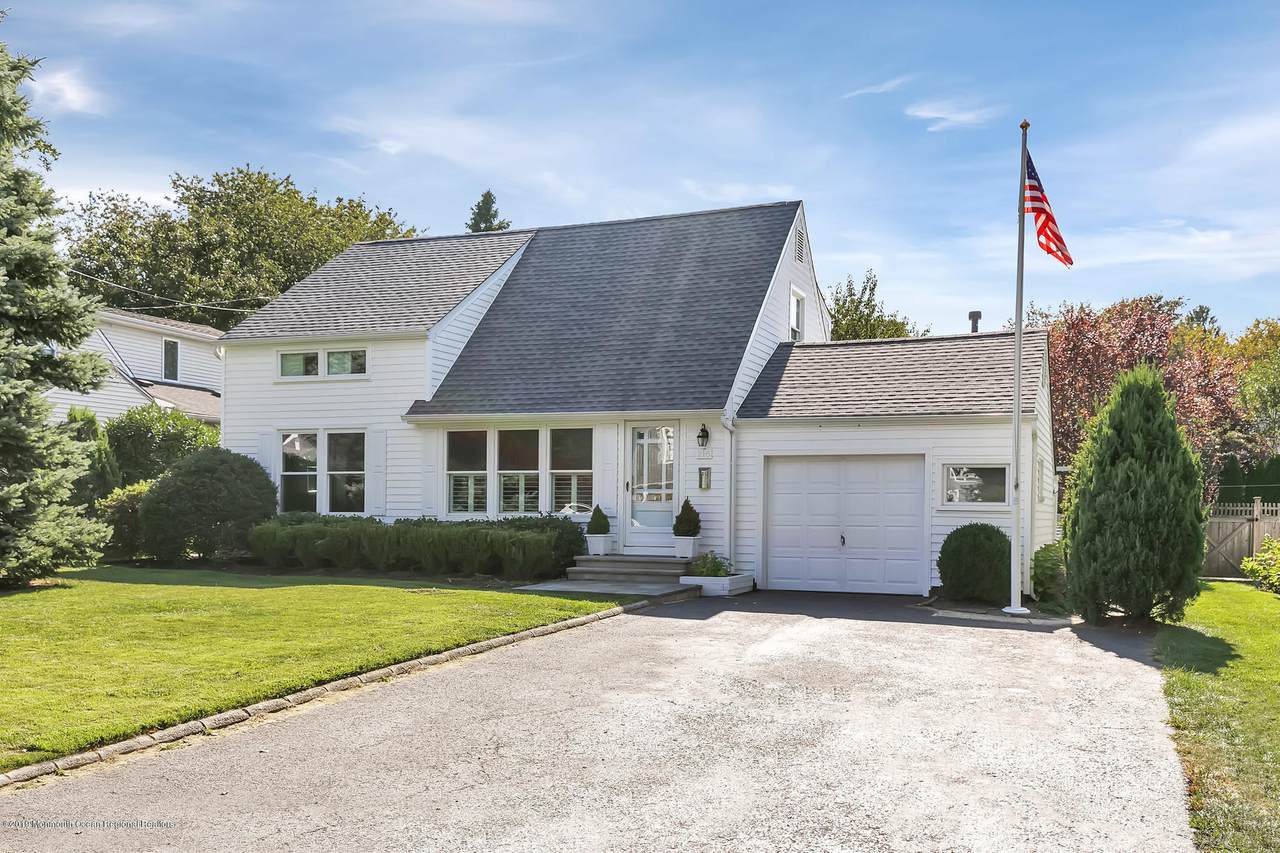 218 Oxford Avenue - Photo 1