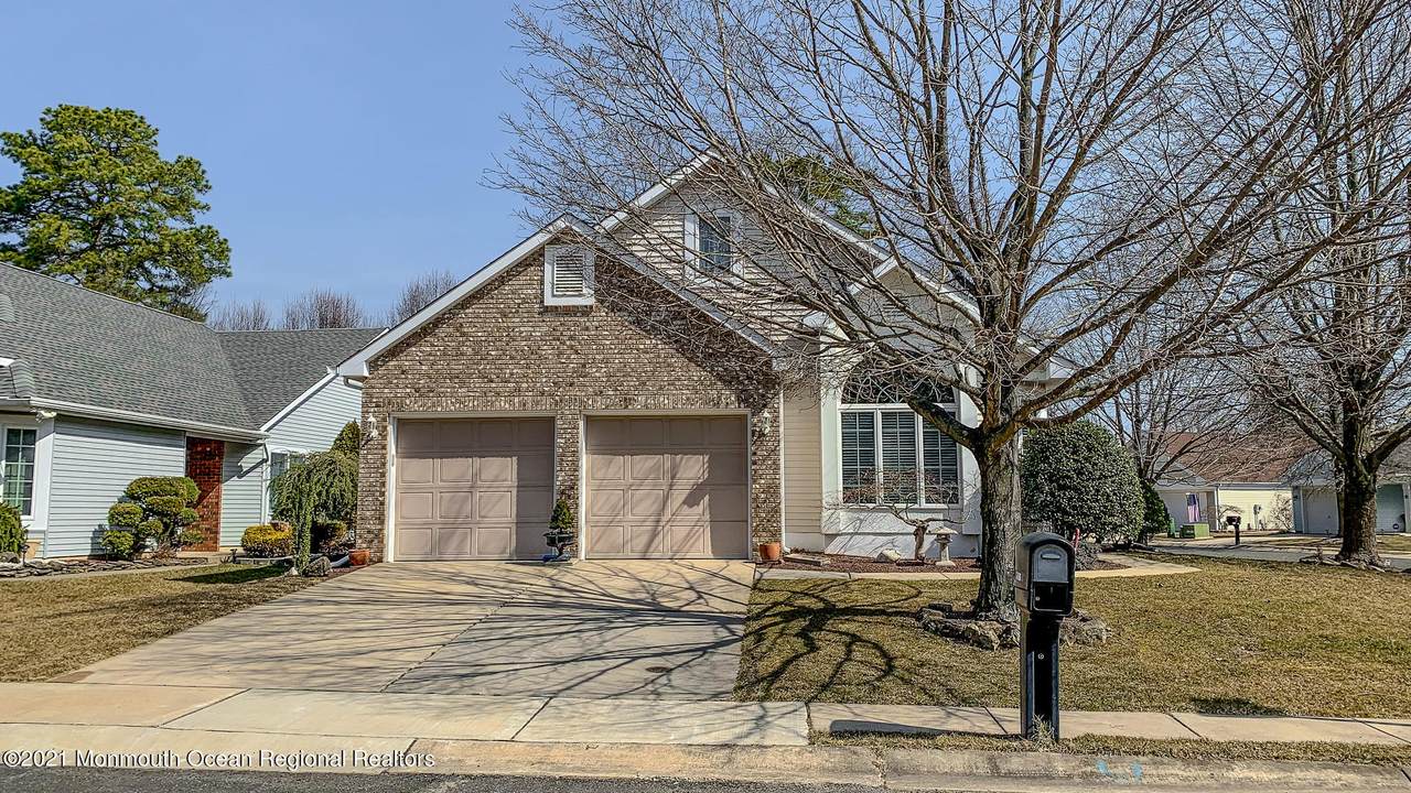2426 Agincourt Road - Photo 1