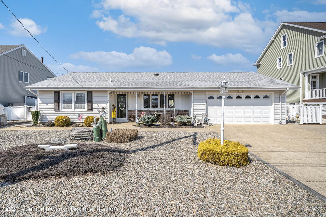 807 Bowline Drive - Photo 1