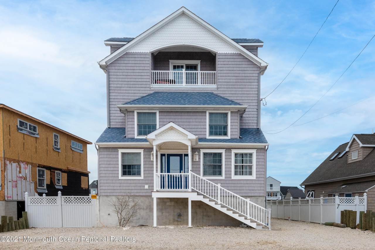 3158 Windsor Avenue - Photo 1