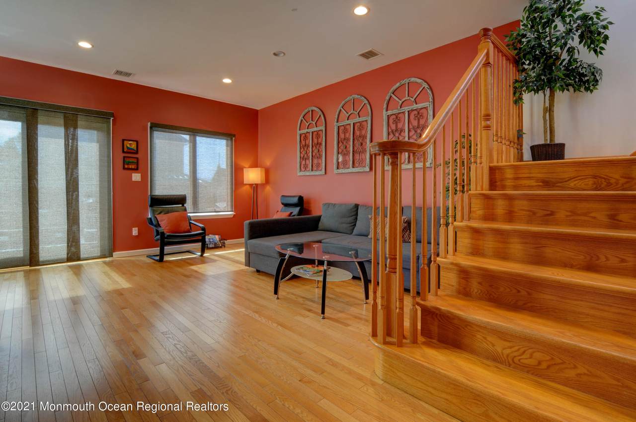 434 Boulevard - Photo 1