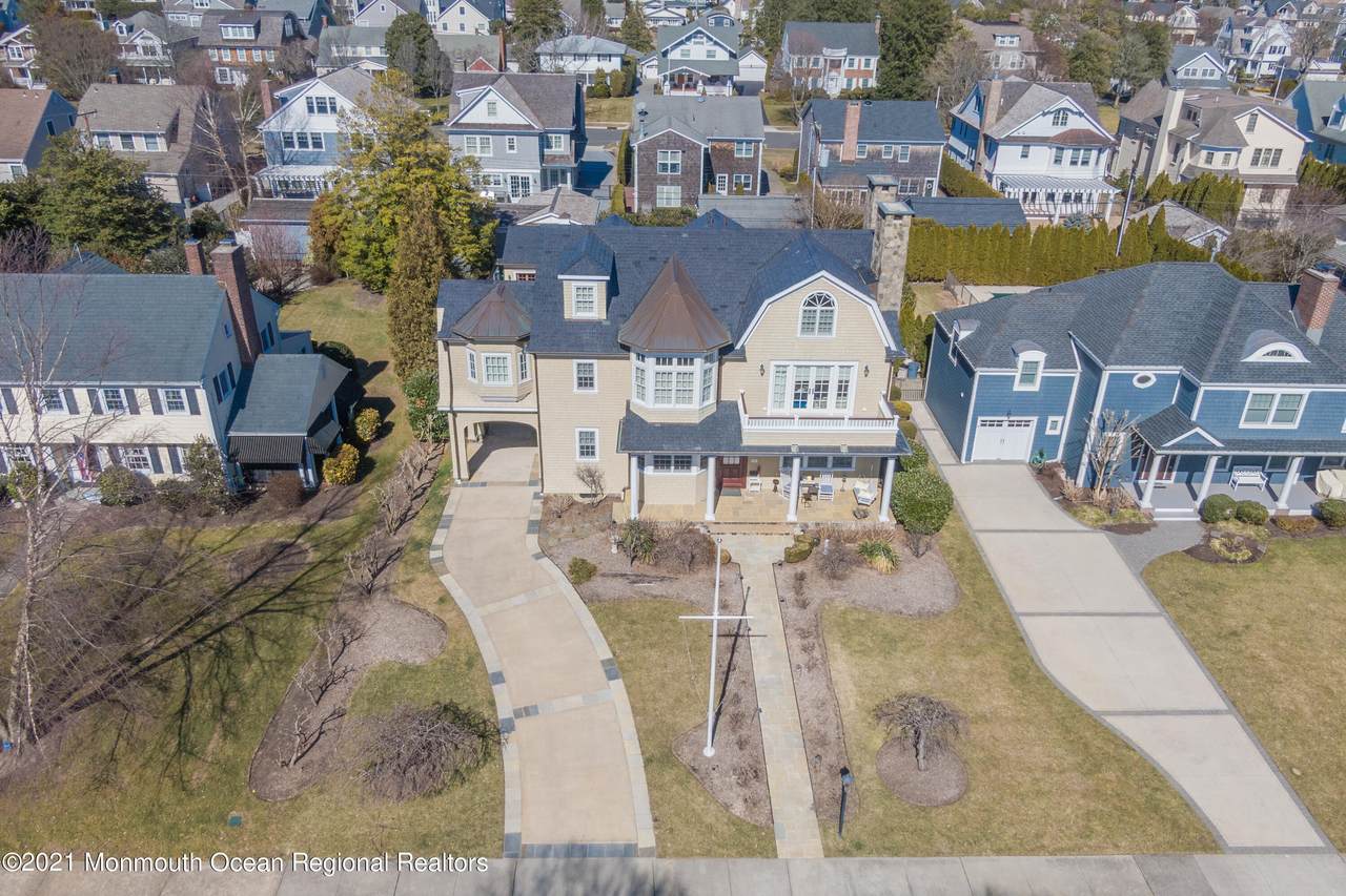 211 Philadelphia Boulevard - Photo 1
