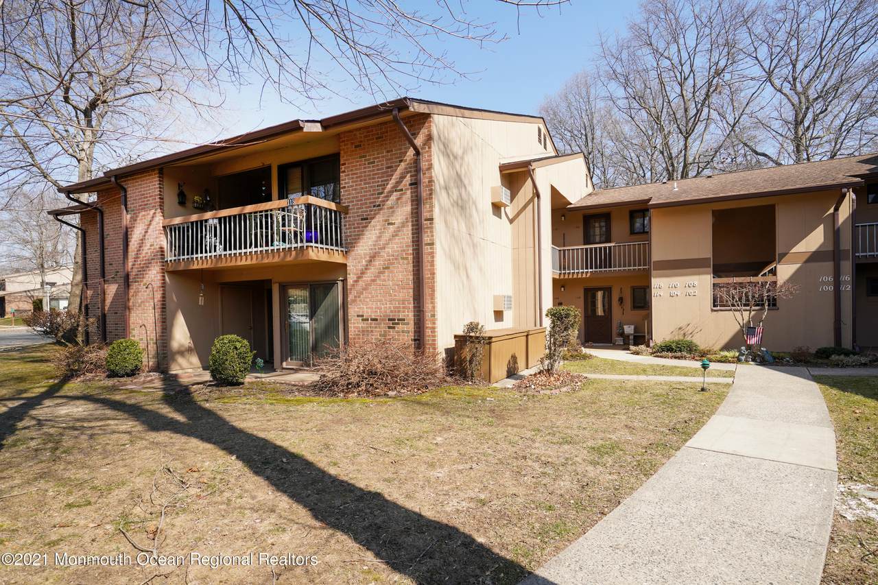114 Lexington Court - Photo 1
